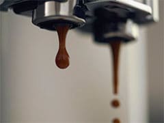 Еспрессо кавомашина Philips Saeco подає лише краплі кави